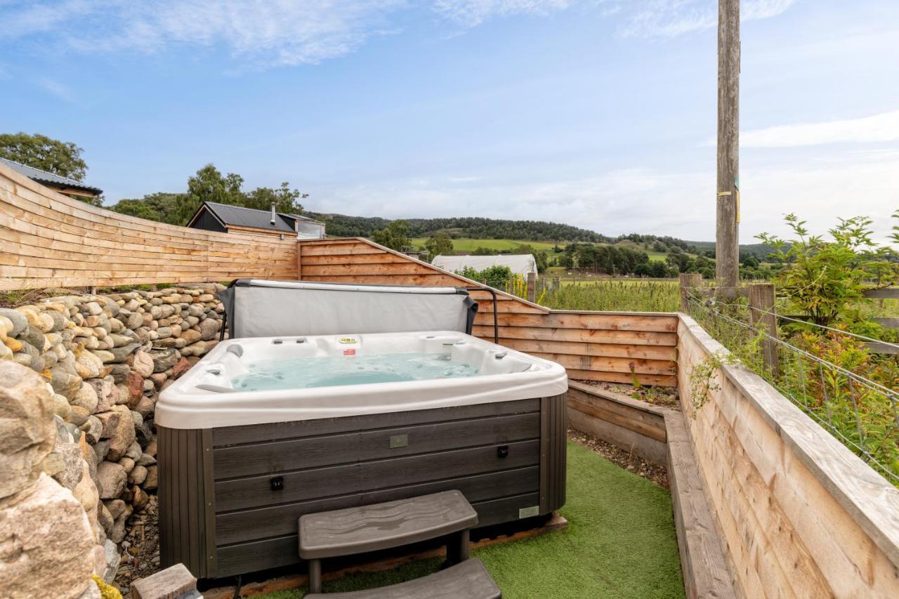 Enchanting Tiny House With Wood Burner And Hot Tub In Cairngorms Ballater Luaran gambar