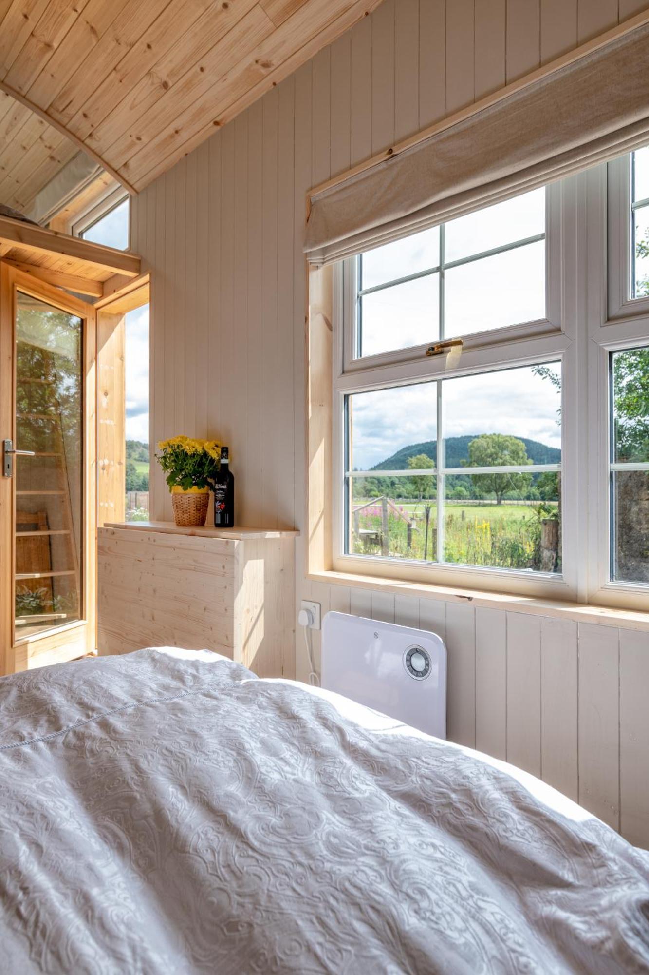 Enchanting Tiny House With Wood Burner And Hot Tub In Cairngorms Ballater Luaran gambar